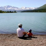 Fathers_day_father_with_kid_on_lake