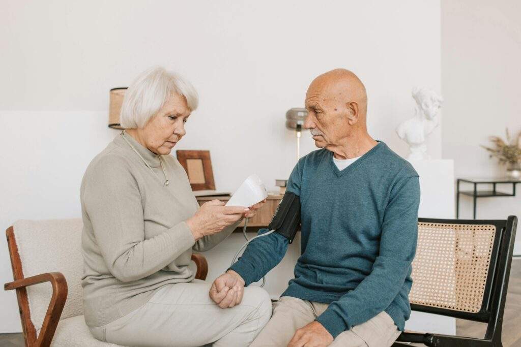 Senior recieving In-home care in Memphis from a family caregiver